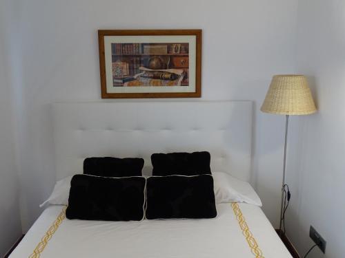 סיטגס Ghat Apartments Montroig מראה חיצוני תמונה